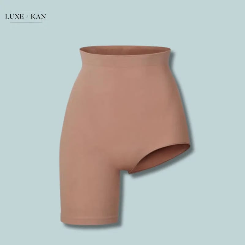 Skims Seamless Sculpt Solution Short Left Leg Exposed
