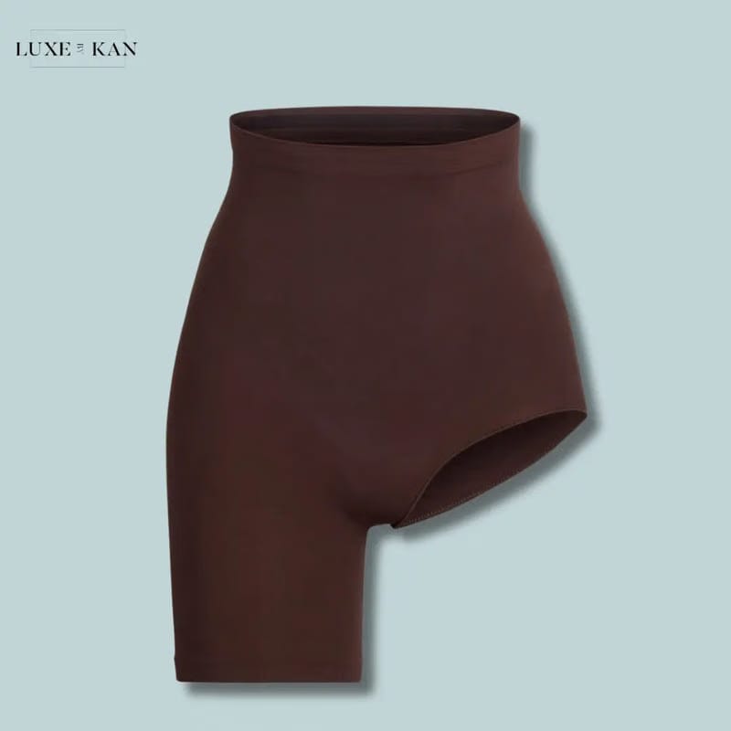 Skims Seamless Sculpt Solution Short Left Leg Exposed