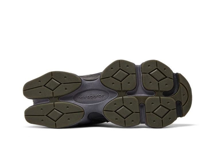 9060 Blacktop Dark Moss