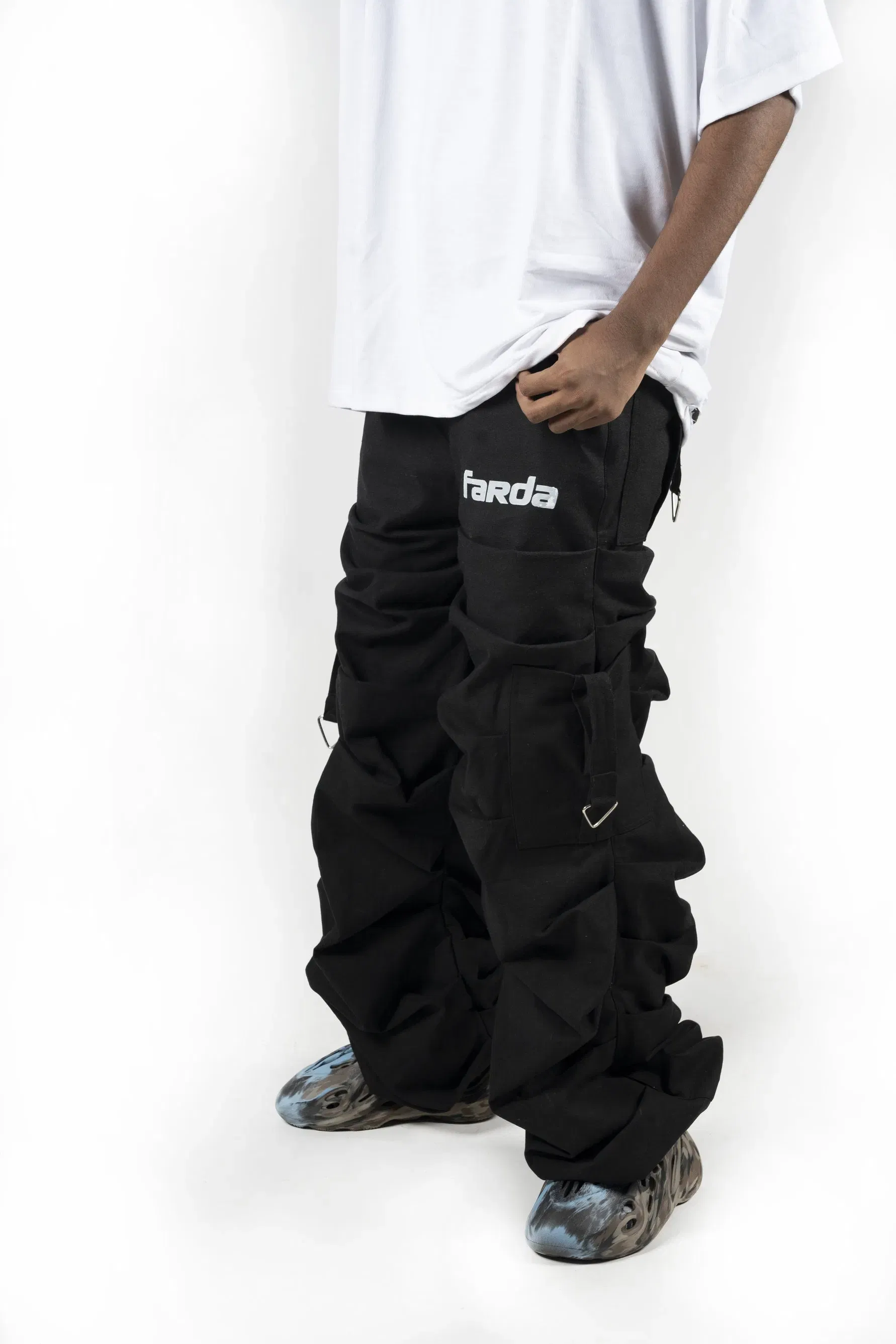 Braggy Cargo Black