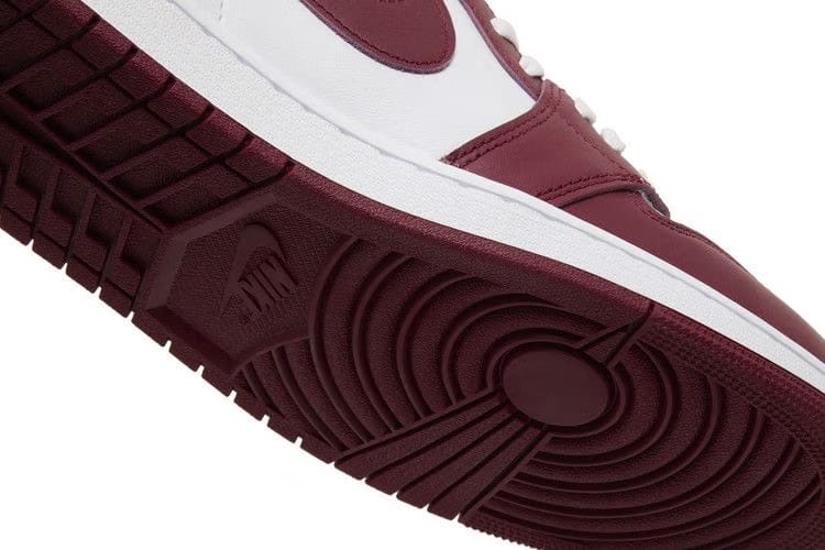Air Jordan 1 Retro High OG Artisanal Team Red