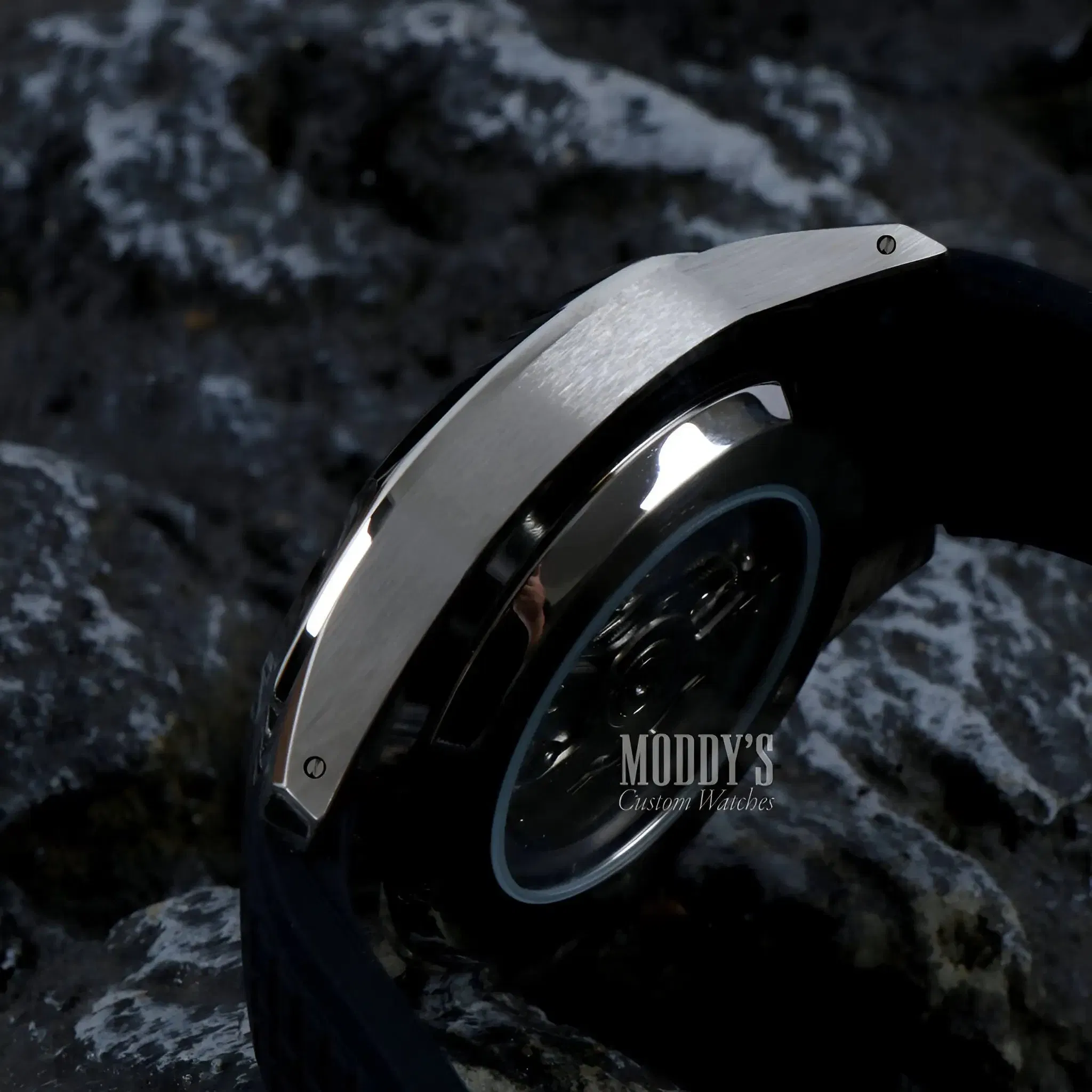 Paneiko Black Rubber