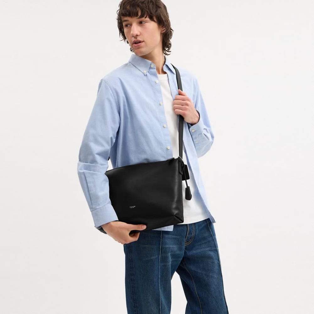 Coach Mott Messenger Bag 33 Black