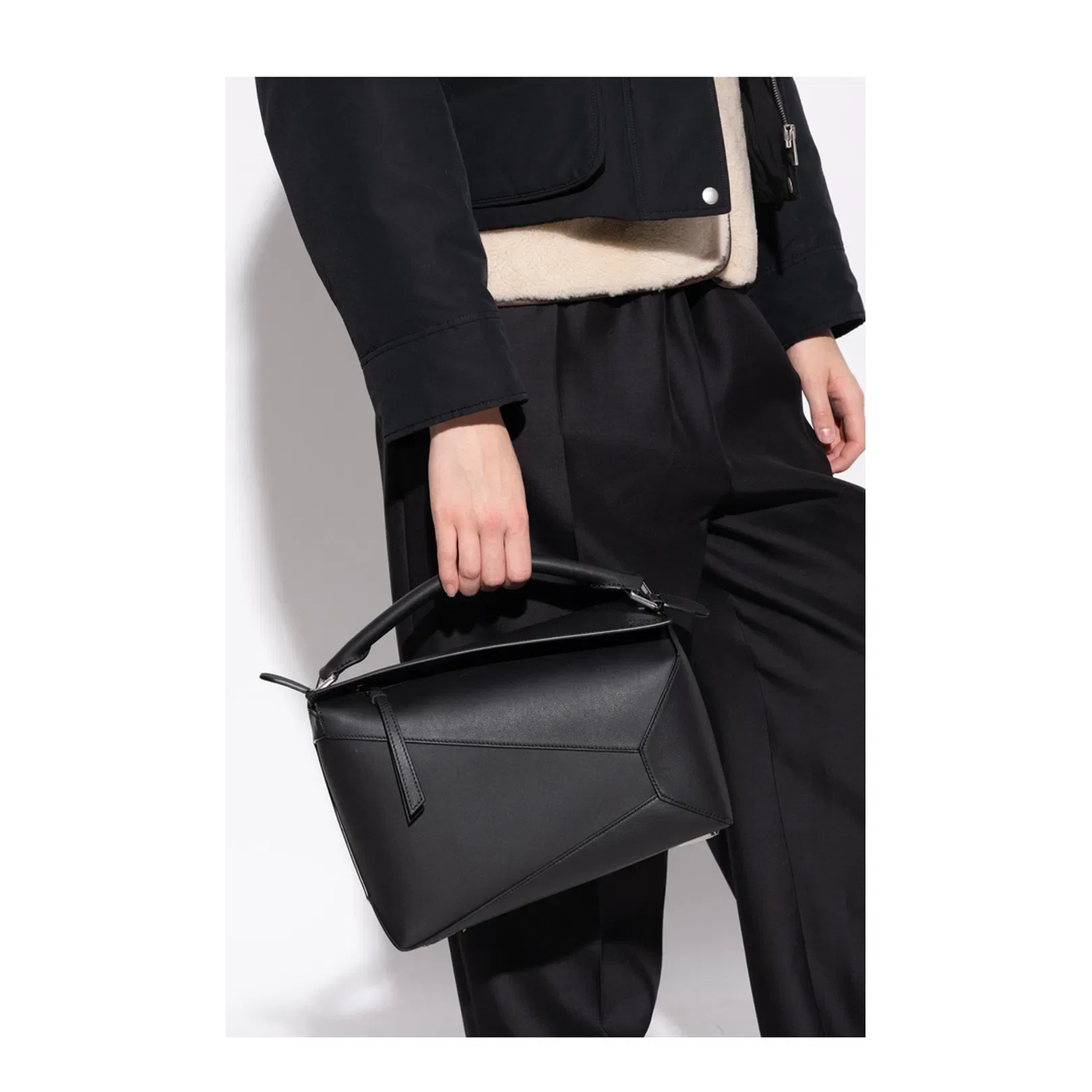 Puzzle Edge Medium Leather Shoulder Bags - Black