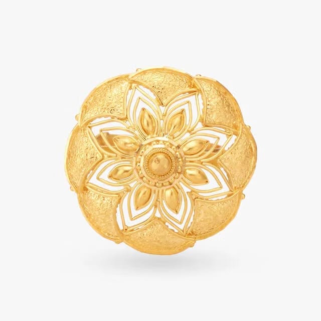 Intricate Gold Finger Ring