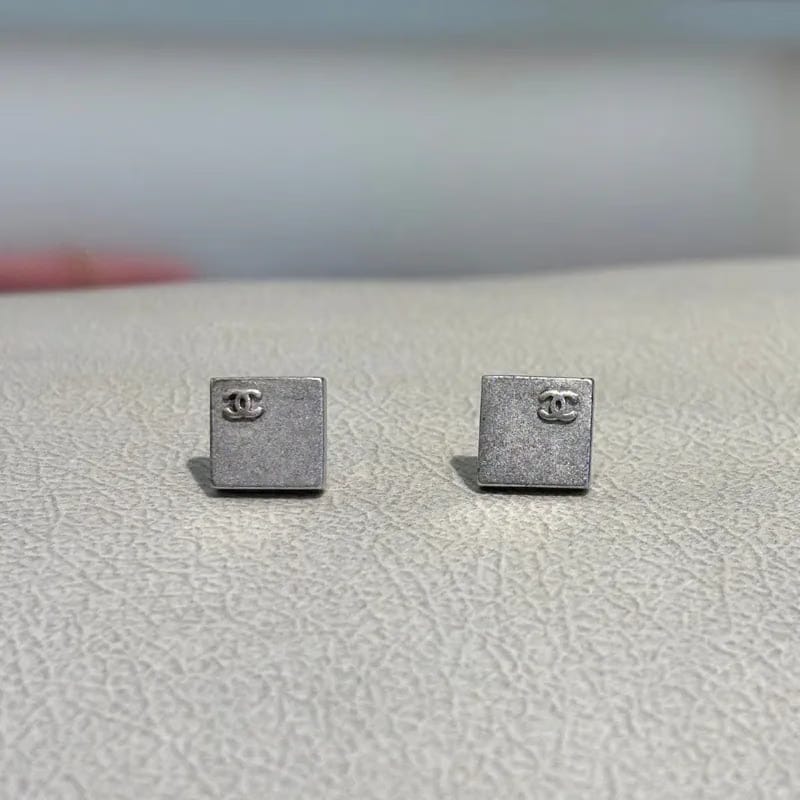JX592 - CHANEL Sliver Square CC Logo Earrings