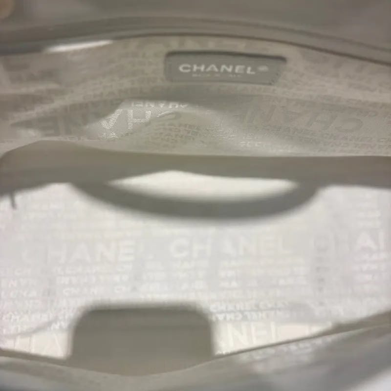 C532 - CHANEL Vintage White Cavier Leather 2.55 Executive Handbag