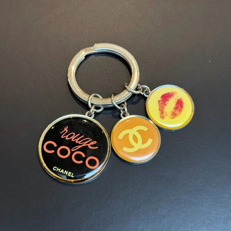 JX253 - CHANEL Rouge Coco Key Ring