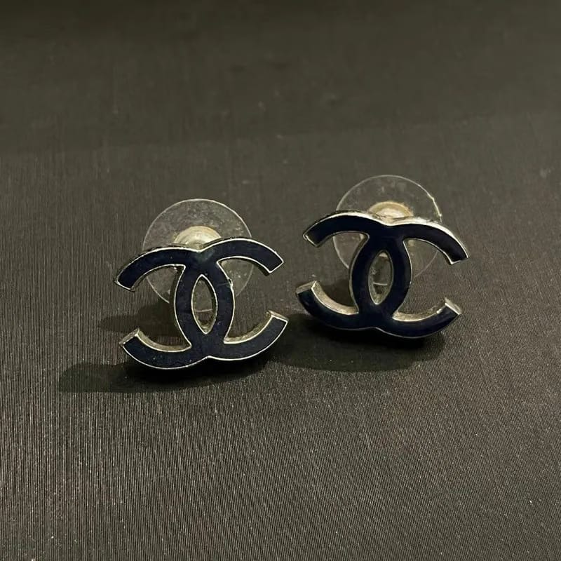 RC447 - CHANEL CC Logo Earrings