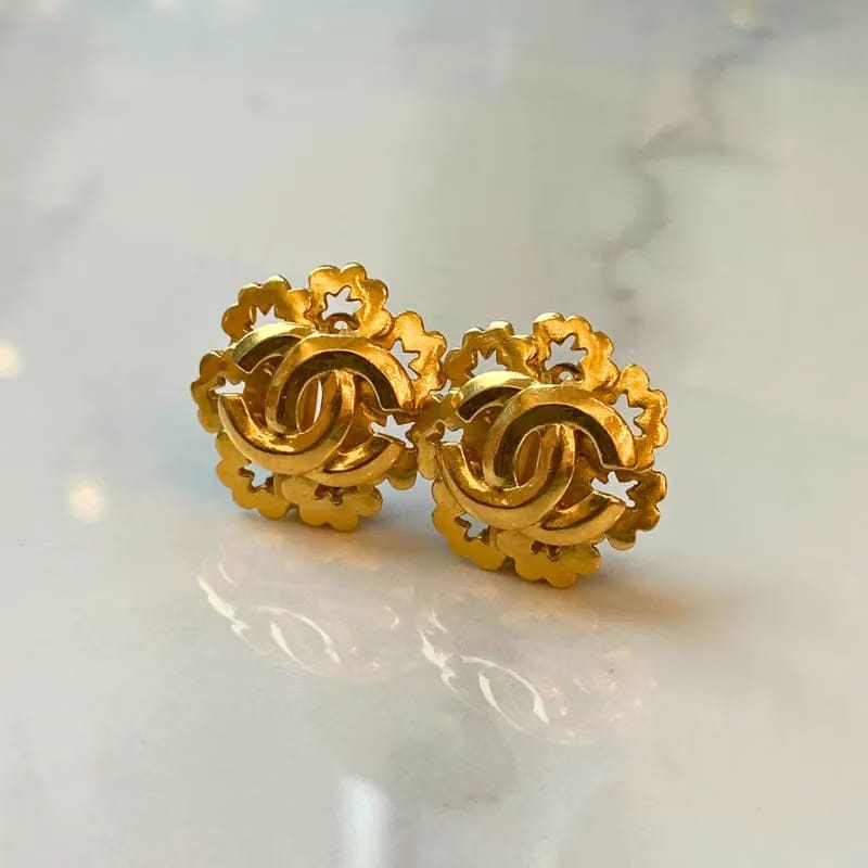 RC434 - CHANEL Gold CC Flower Clip On Earrings