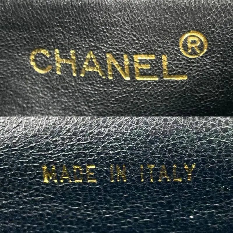 RC331 - CHANEL Vintage Black Lambskin CC Turnlock Shoulder Bag
