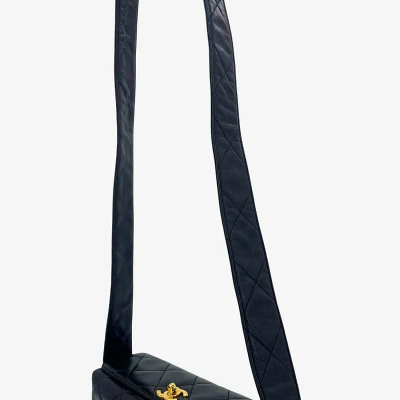 RC331 - CHANEL Vintage Black Lambskin CC Turnlock Shoulder Bag