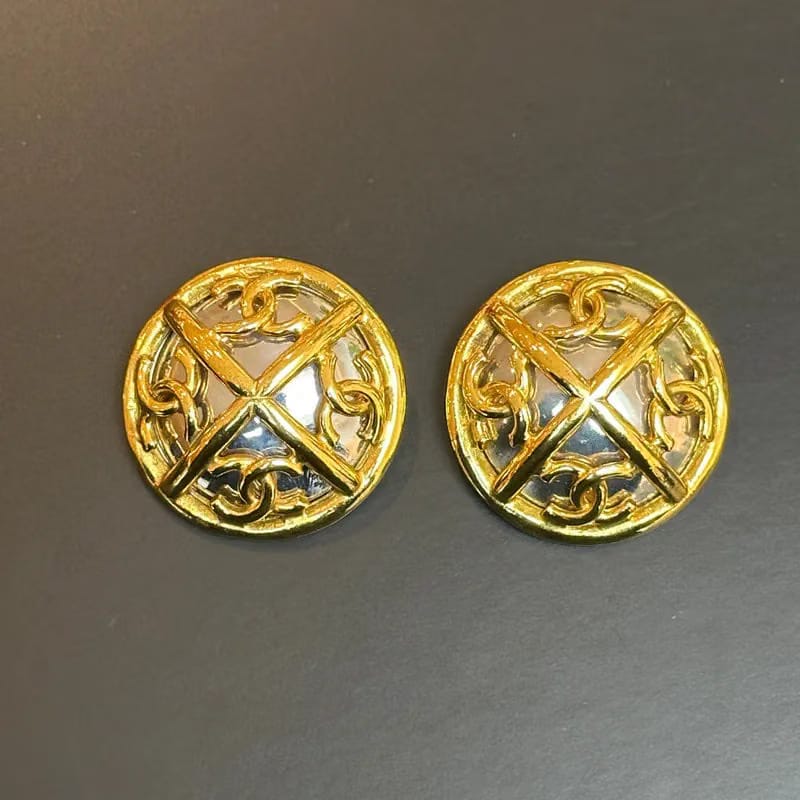 RC395 - CHANEL 1993 CC Stud clip-on Earrings