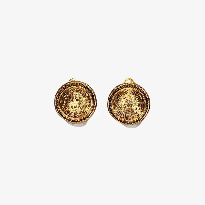 RC359 - CHANEL Vintage Round Gold Plated Clip-On Earrings