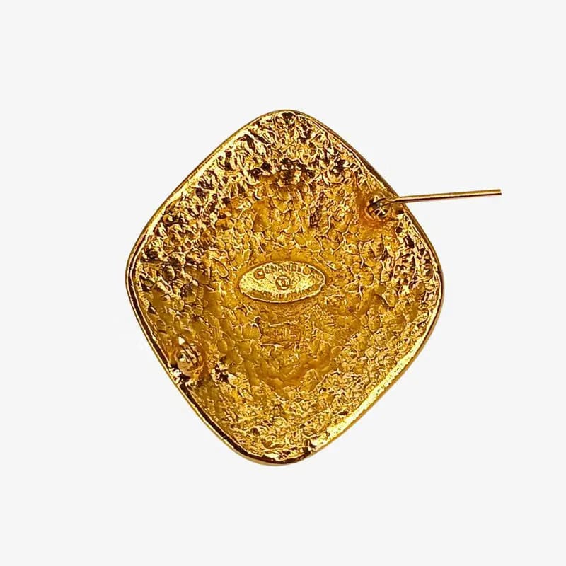 RC322 - CHANEL Vintage Diamond Shaped Gold Plated Brooch
