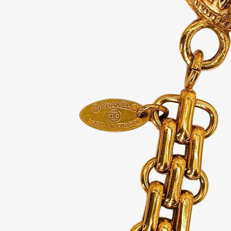 RC234 - CHANEL Gold Key Ring