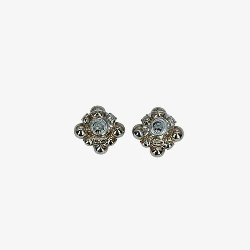 JW812 - CHANEL Floral Rhinestone Earrings