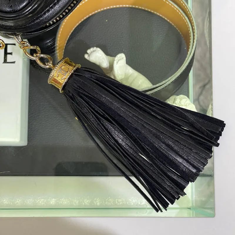 JW596 - CHANEL Vintage Black Lambskin Chevron Camera Bag