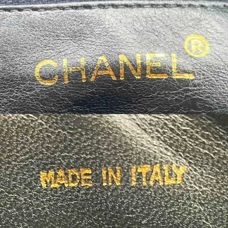 RB458 - CHANEL Vintage Black Caviar leather Triple CC Camera Bag