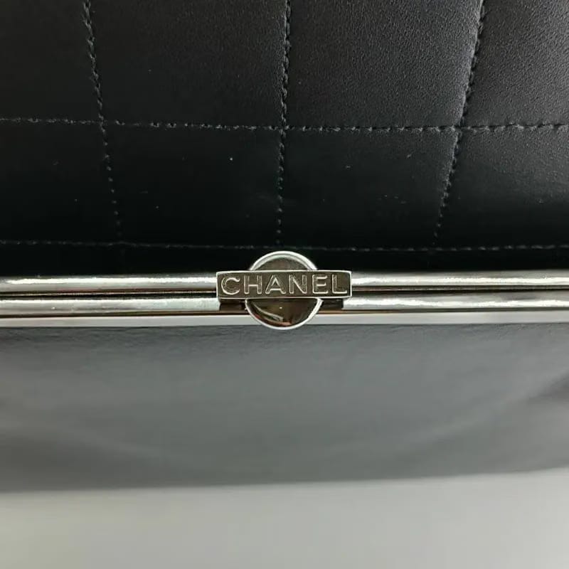 RB512 - CHANEL Vintage Black Lambskin Chocolate Bar Tote Bag