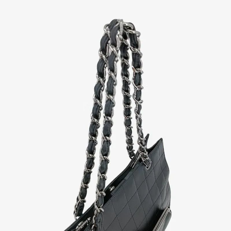 RB512 - CHANEL Vintage Black Lambskin Chocolate Bar Tote Bag
