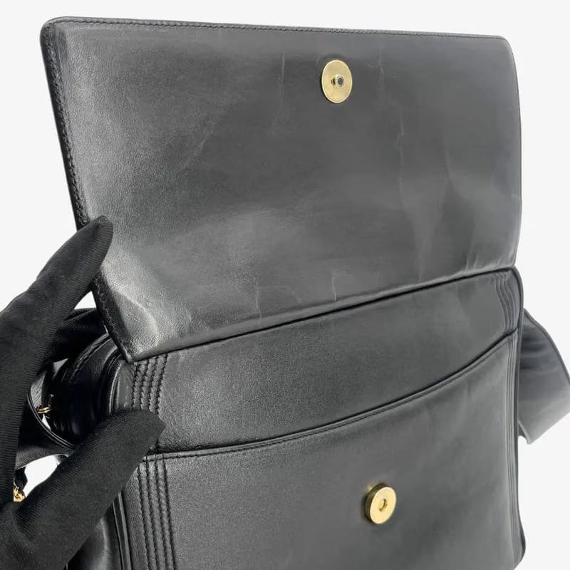 RC156 - CHANEL Vintage Black Lambskin Camera Bag