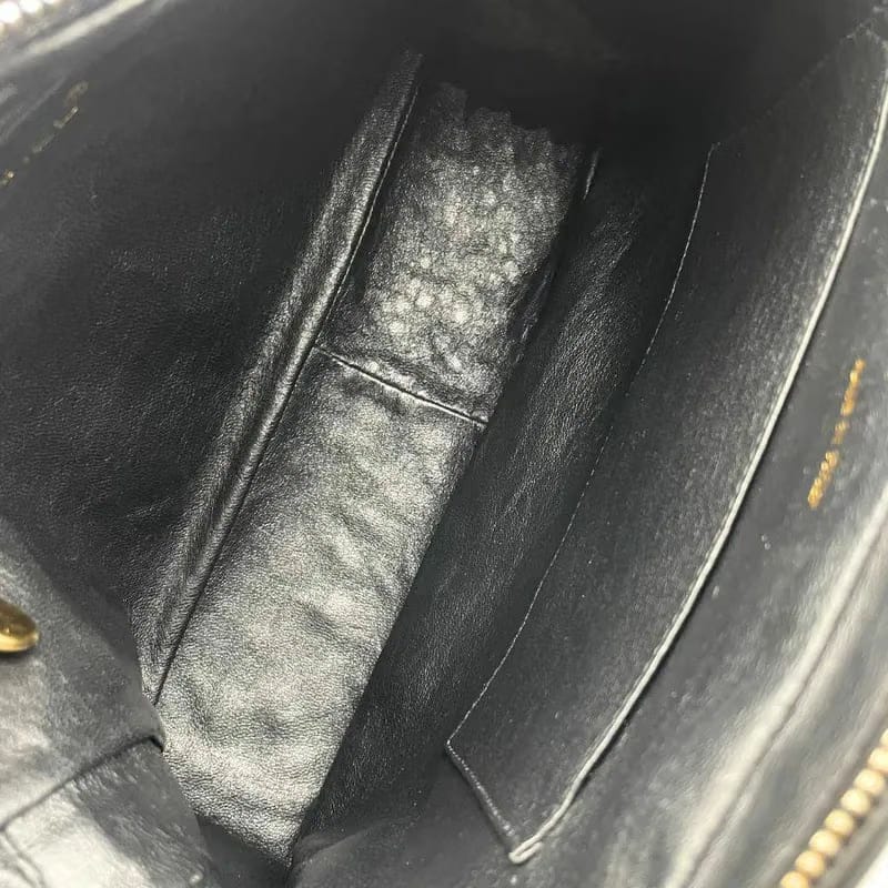 RC156 - CHANEL Vintage Black Lambskin Camera Bag