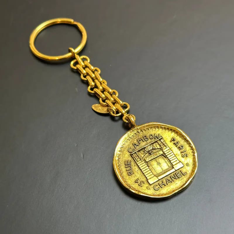 JW254 - CHANEL Gold Key Ring