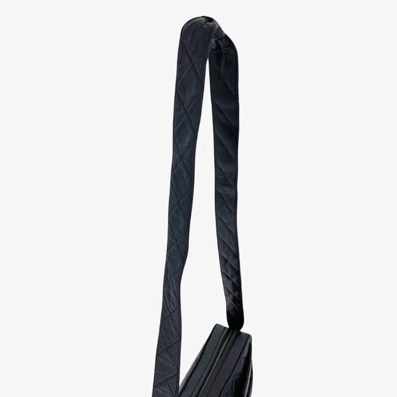 RB768 - CHANEL Vintage Black Lambskin Quilted Camera Bag