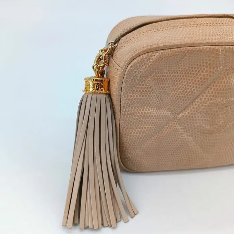 JAH164 - CHANEL Vintage Pink Lizard skin Tassel Camera bag