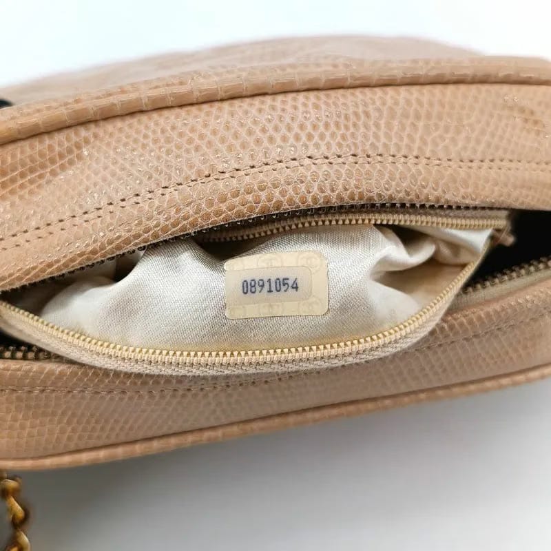 JAH164 - CHANEL Vintage Pink Lizard skin Tassel Camera bag