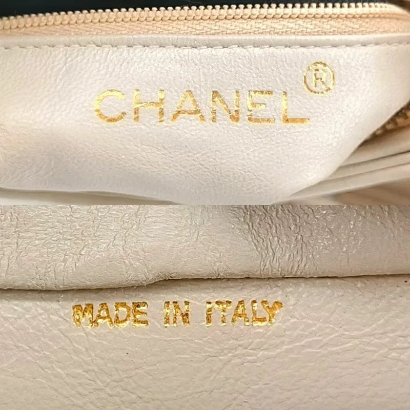 JAH165 - CHANEL Vintage Beige Lambskin Quilted Camera Bag