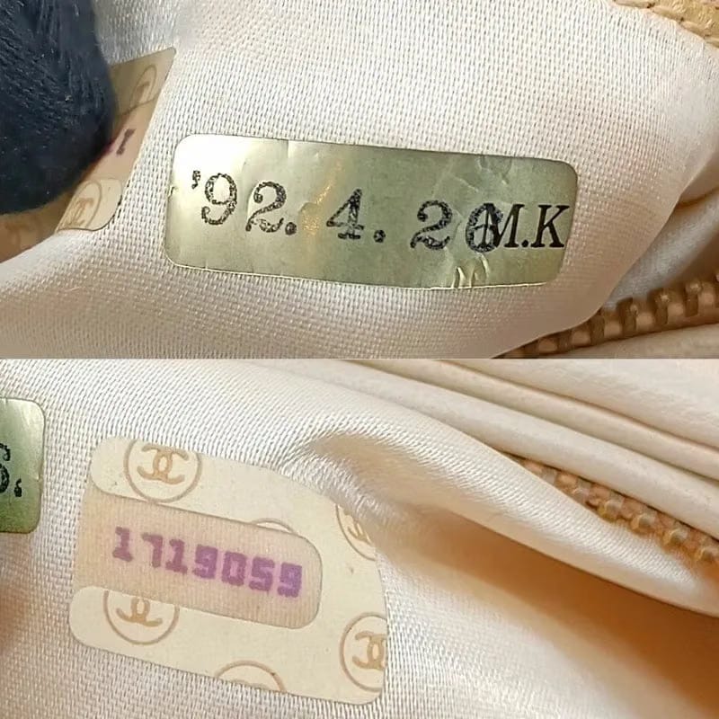 JAH165 - CHANEL Vintage Beige Lambskin Quilted Camera Bag