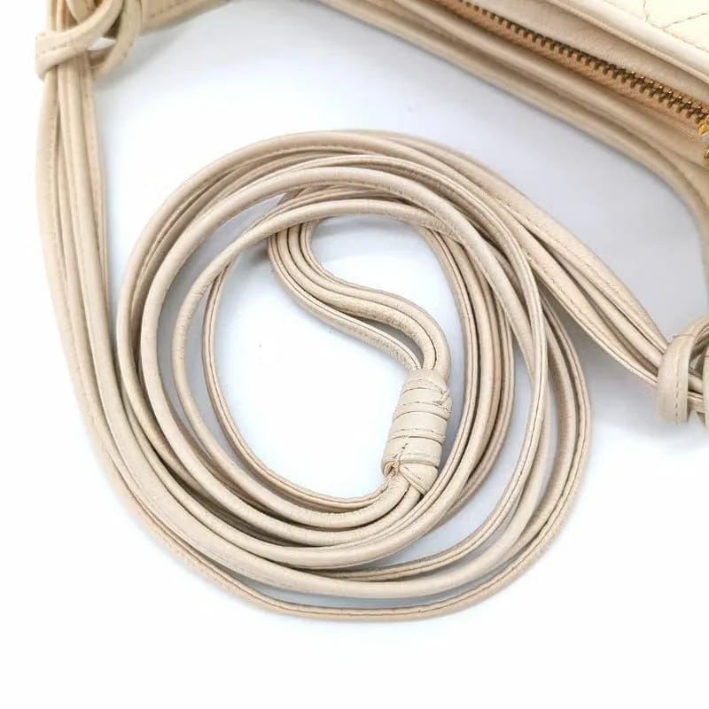 JAH165 - CHANEL Vintage Beige Lambskin Quilted Camera Bag