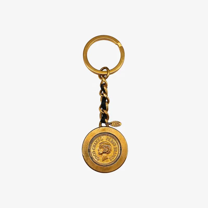 RA872 - CHANEL Gold Key Ring