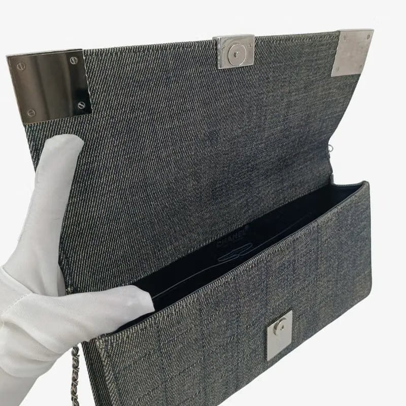 JU391 - CHANEL Vintage Black Denim Chocolate Bar Flap Bag