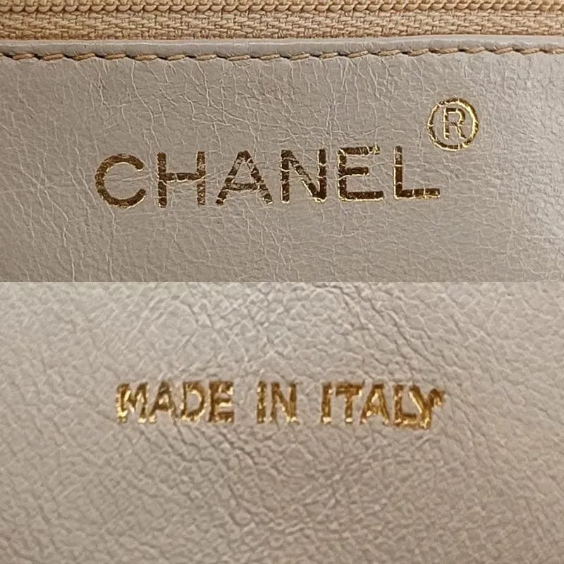 C462 - CHANEL Vintage Gold Lambskin Gold Chain Camera Bag