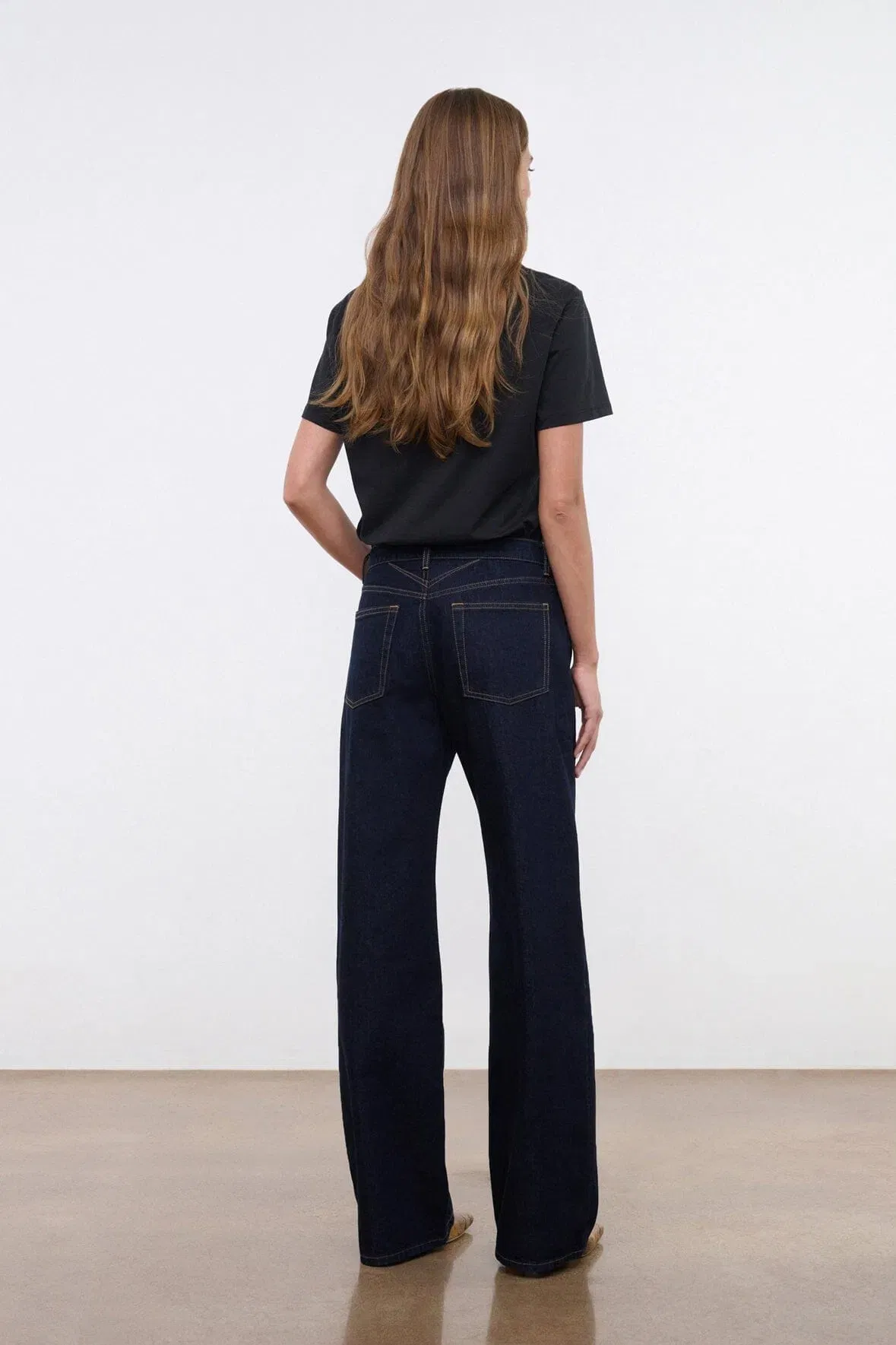 CREW NECK T-Shirt BLACK