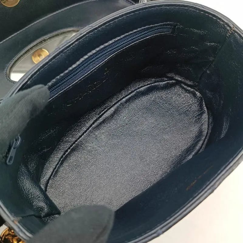 JT581 - CHANEL Vintage Navy Lambskin Tassel Vanity Case Bag