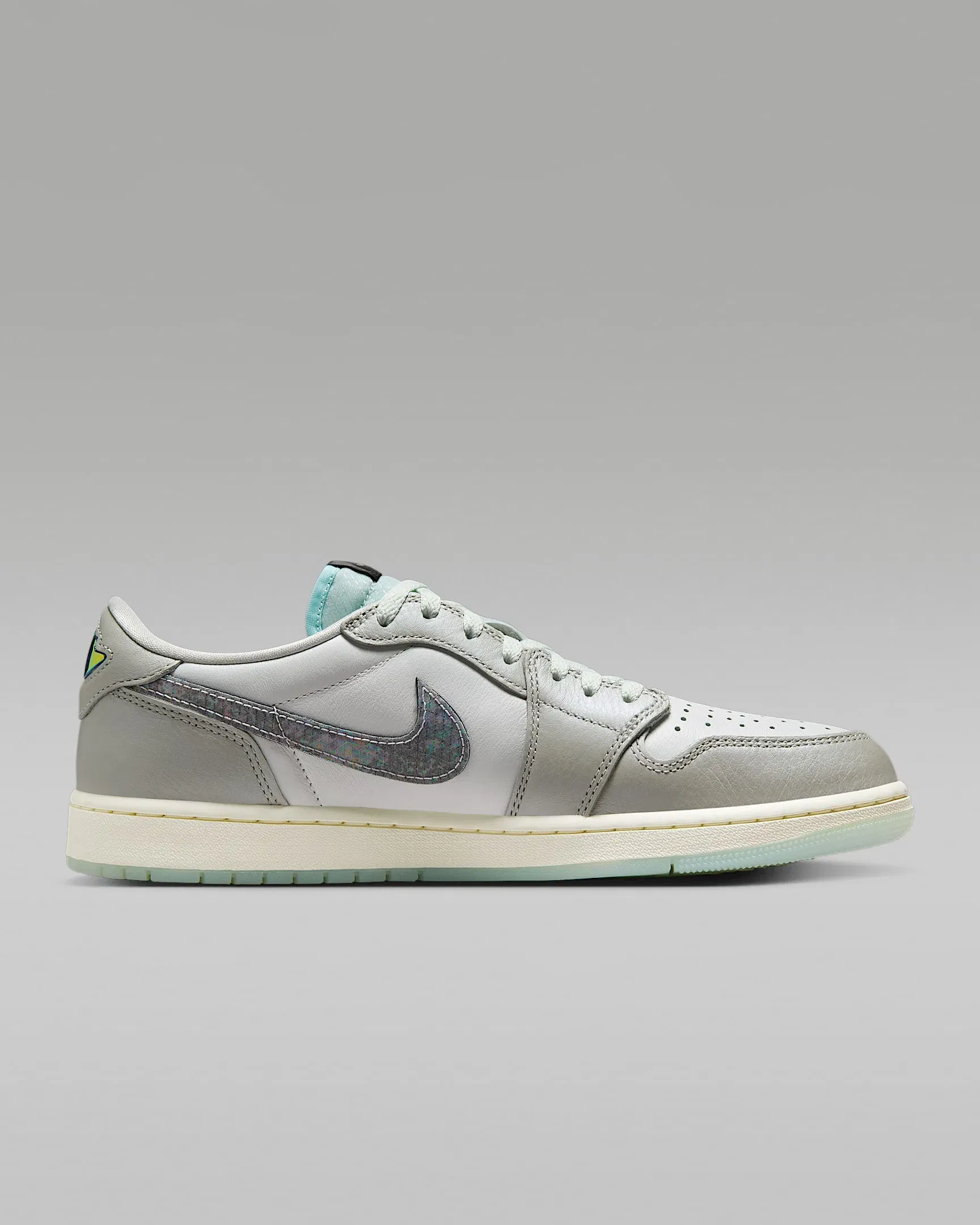 Air Jordan 1 Retro Low LNY