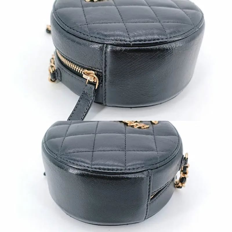 RA013 - CHANEL Black Lambskin Round Camera Bag