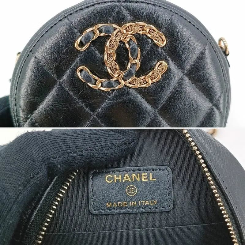 RA013 - CHANEL Black Lambskin Round Camera Bag