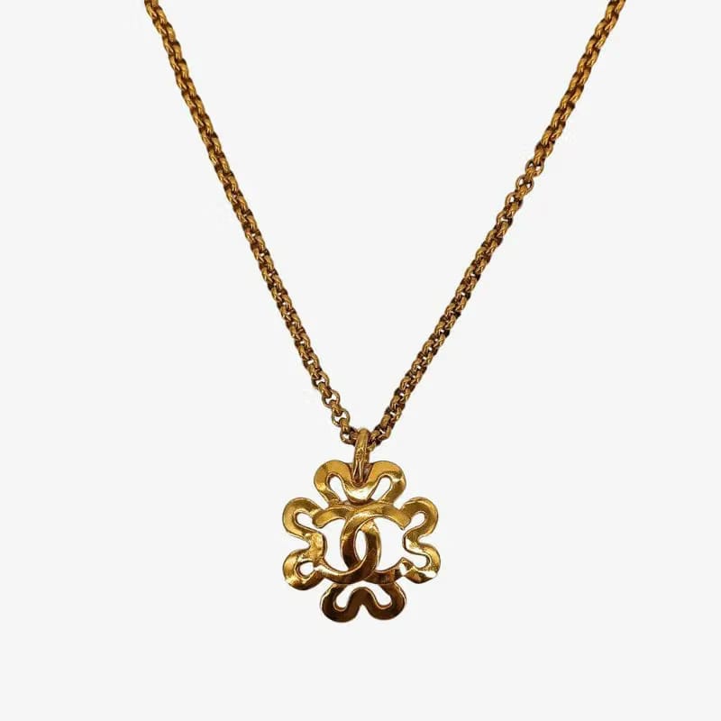 JT309 - CHANEL Vintage Squiggle Border Gold Plated Necklace