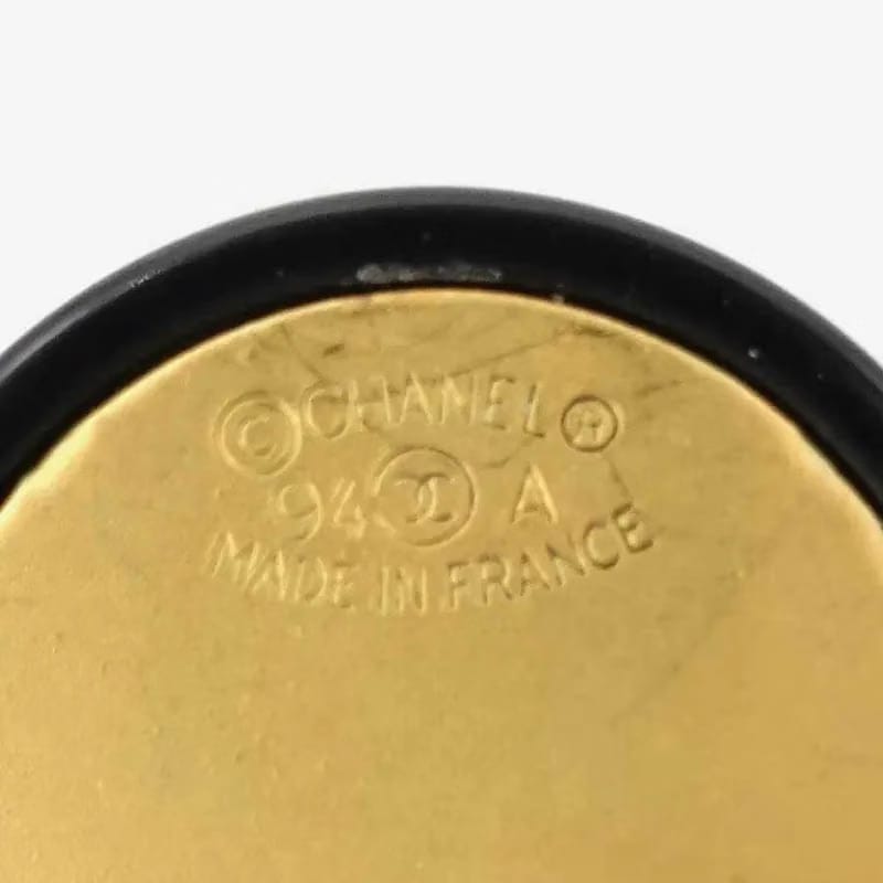 JM927 - CHANEL Vintage Coco Round Earring