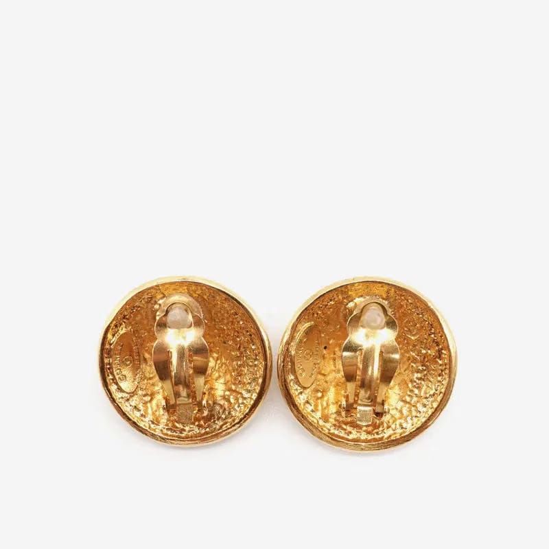 JM891 - CHANEL Vintage Gold Plated Clip-On Earrings