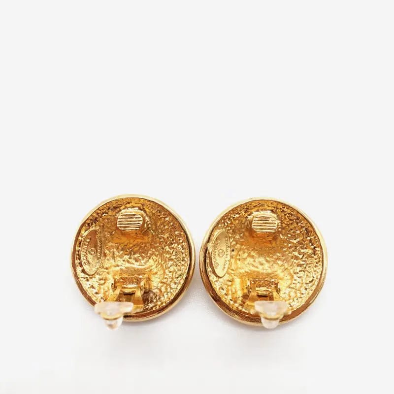 JM891 - CHANEL Vintage Gold Plated Clip-On Earrings