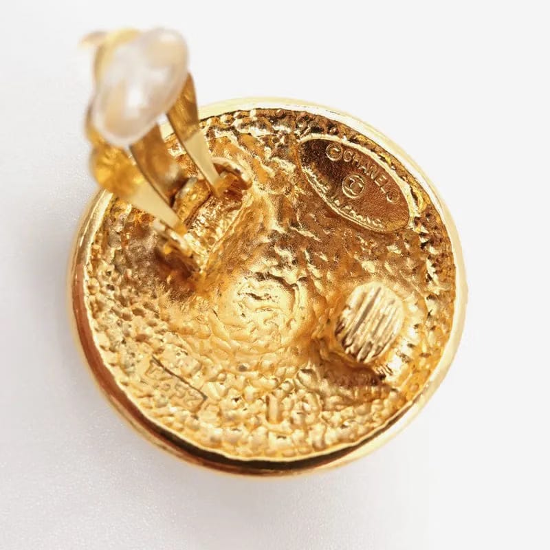 JM891 - CHANEL Vintage Gold Plated Clip-On Earrings