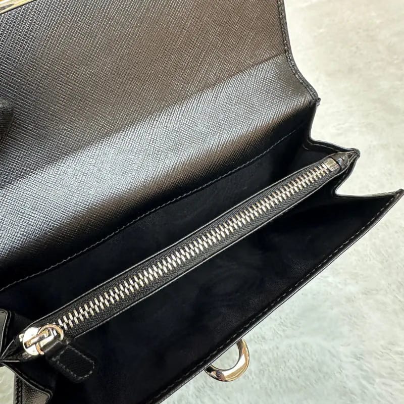 JC203 - SALVATORE FERRAGAMO Calfskin Black Long Wallet