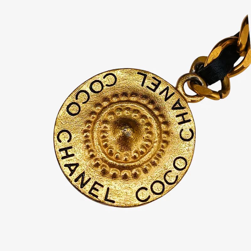 RB519 - CHANEL Gold Key Ring