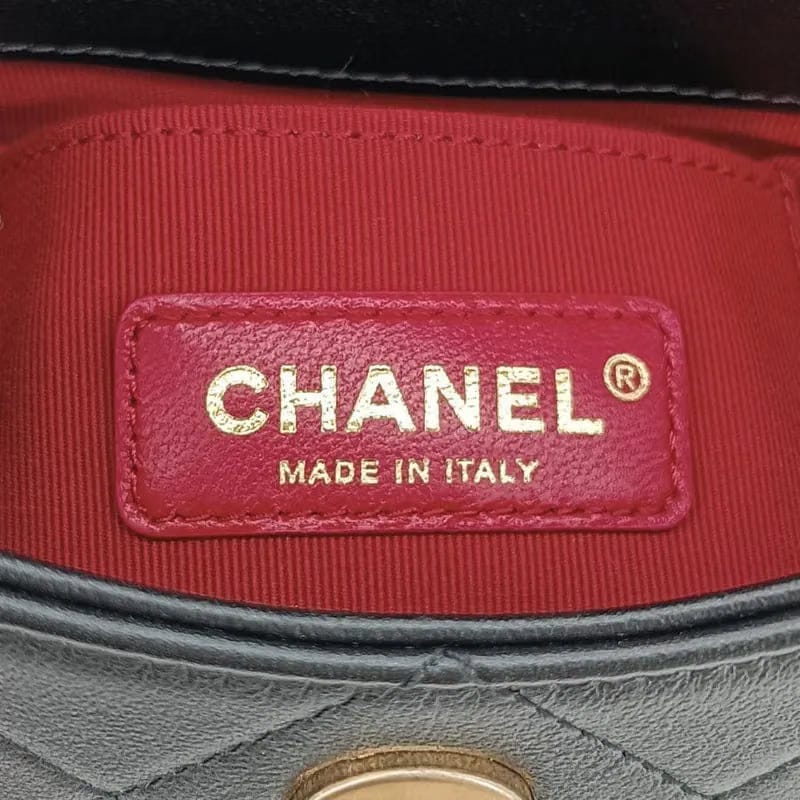 C482 - CHANEL Black Calfskin Imitation Pearls Flap Bag